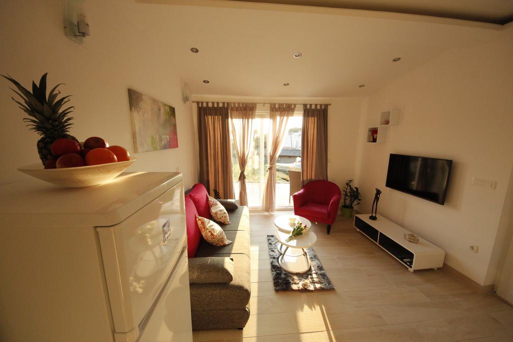 Golden Dreams Apartment *