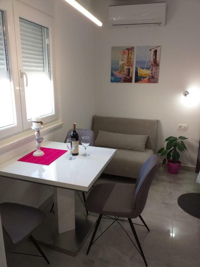 Apartment Golden Dreams *